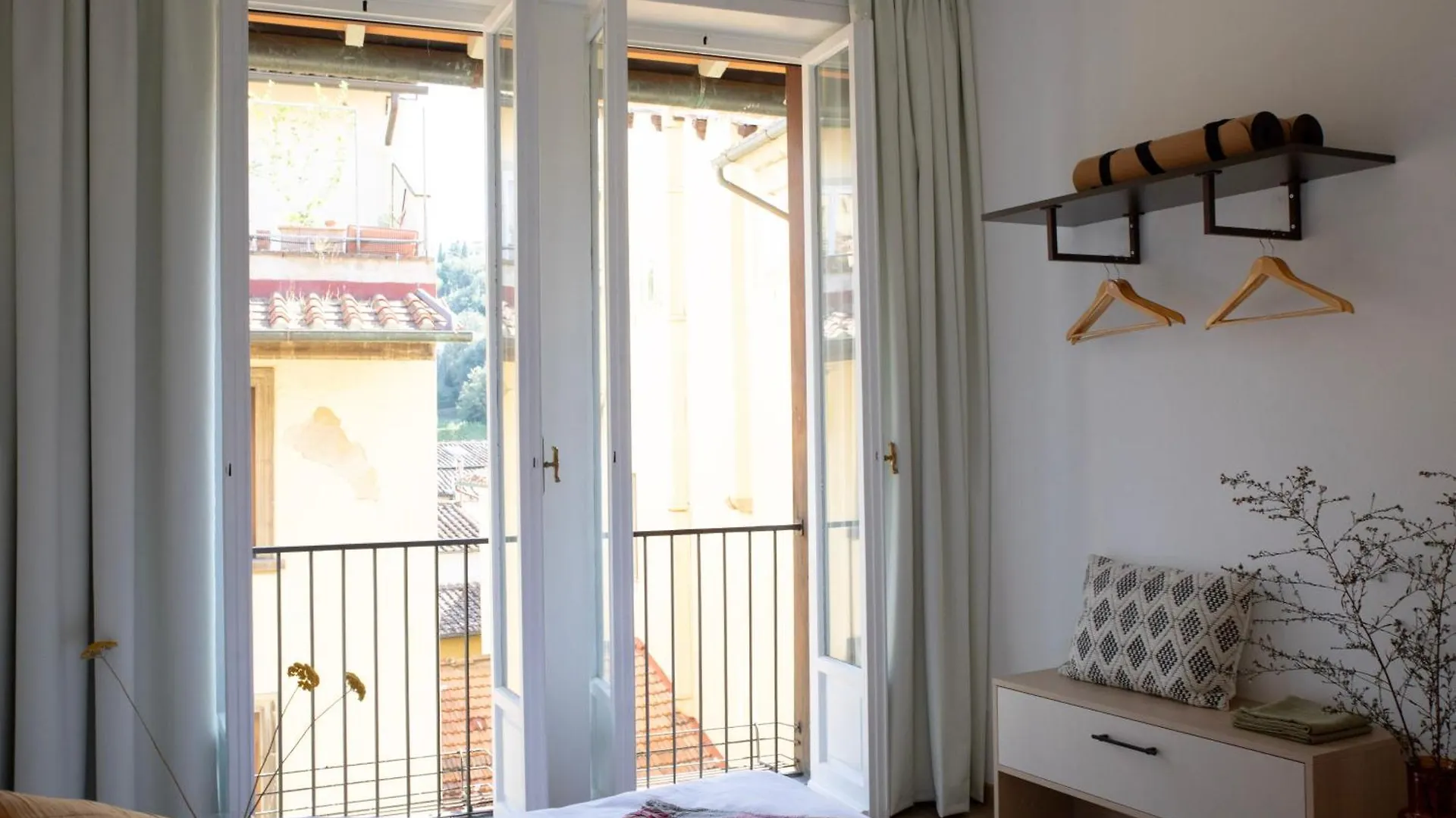 Bob W Ponte Vecchio Apartment Florence Italy