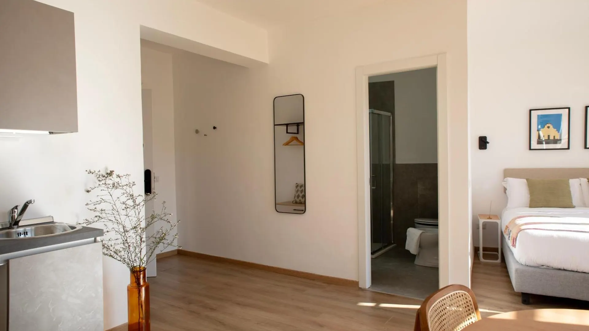 Bob W Ponte Vecchio Apartment Florence